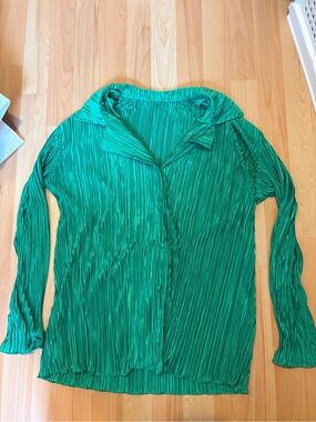Green Pleated Button-Front Women's Top and pants Set